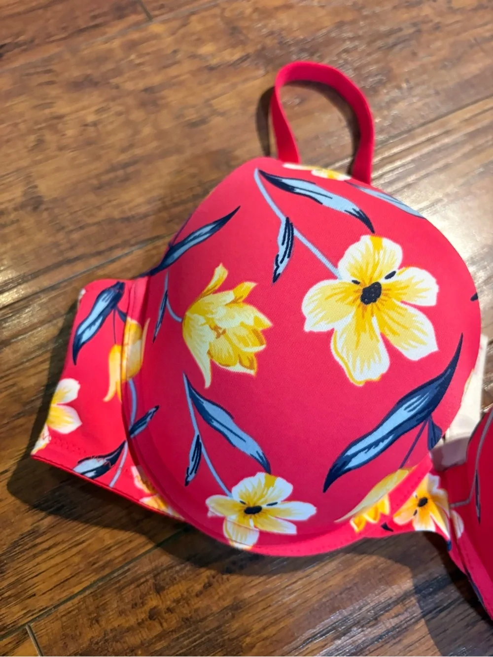 Victoria’s Secret PINK women’s size 36C push up bra